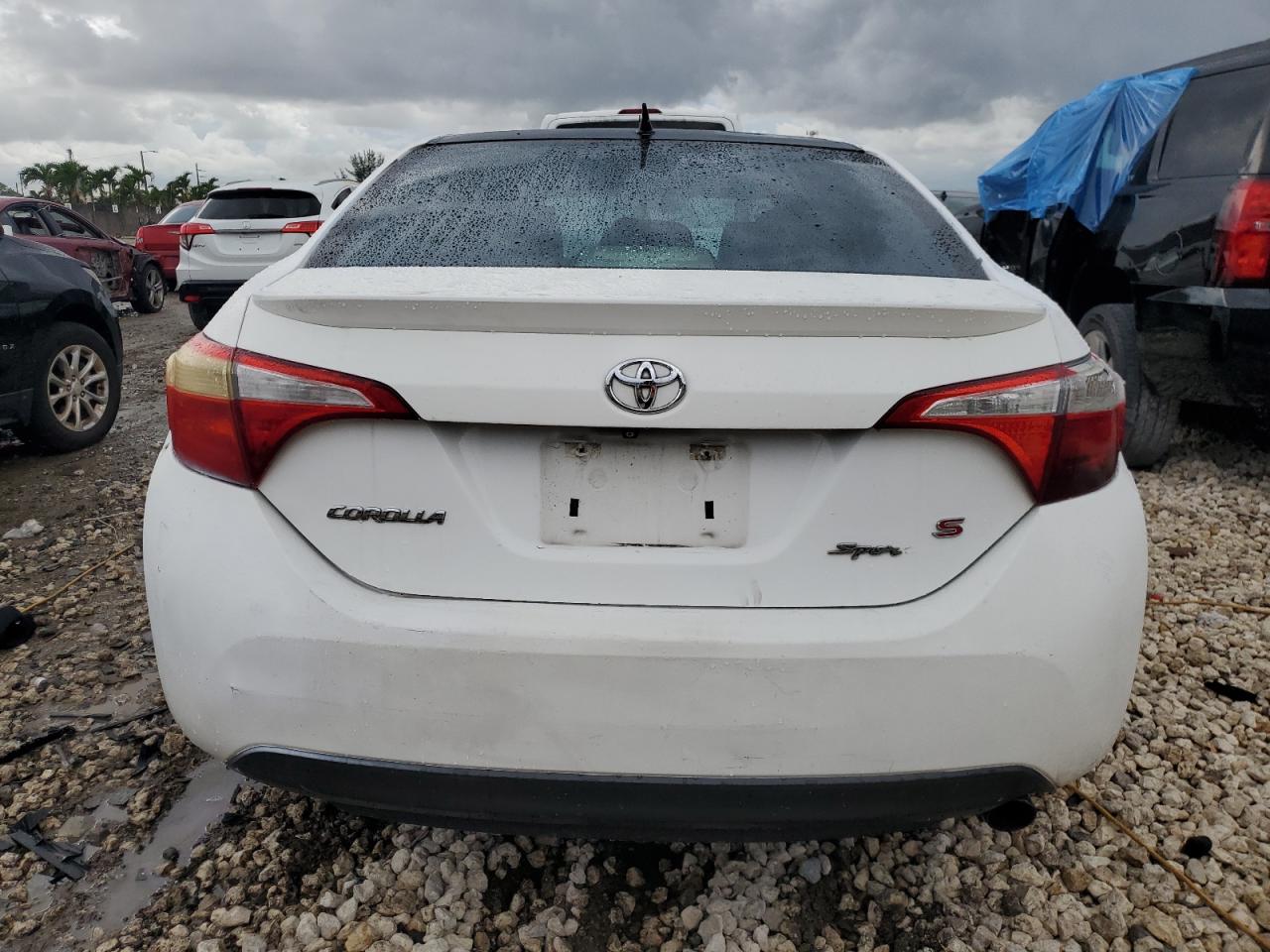 2015 TOYOTA COROLLA S PLUS photo 11