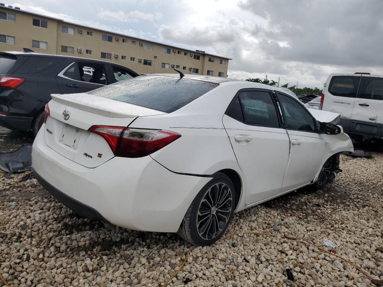 2015 TOYOTA COROLLA S PLUS photo 5