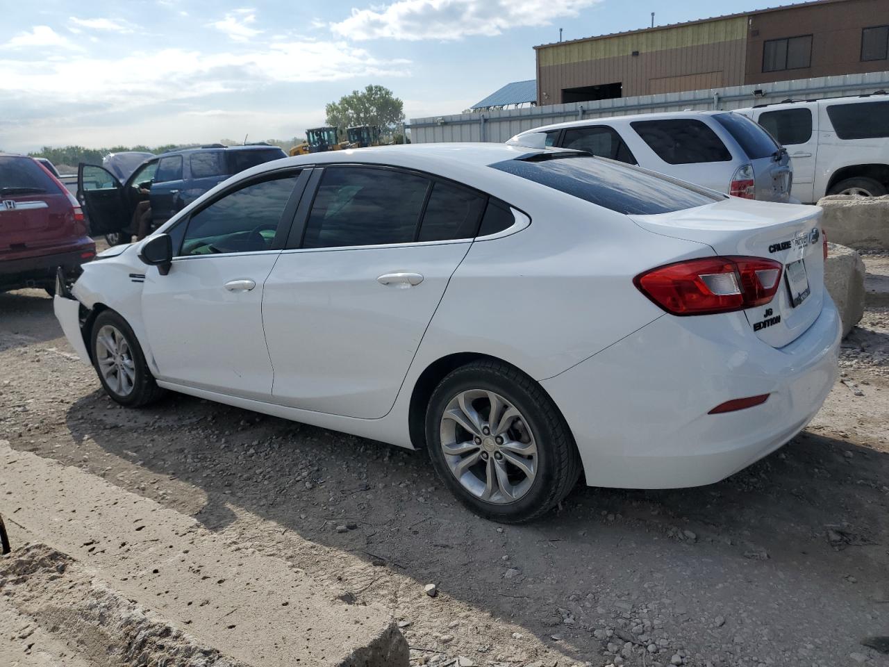 2019 CHEVROLET CRUZE LT photo 4
