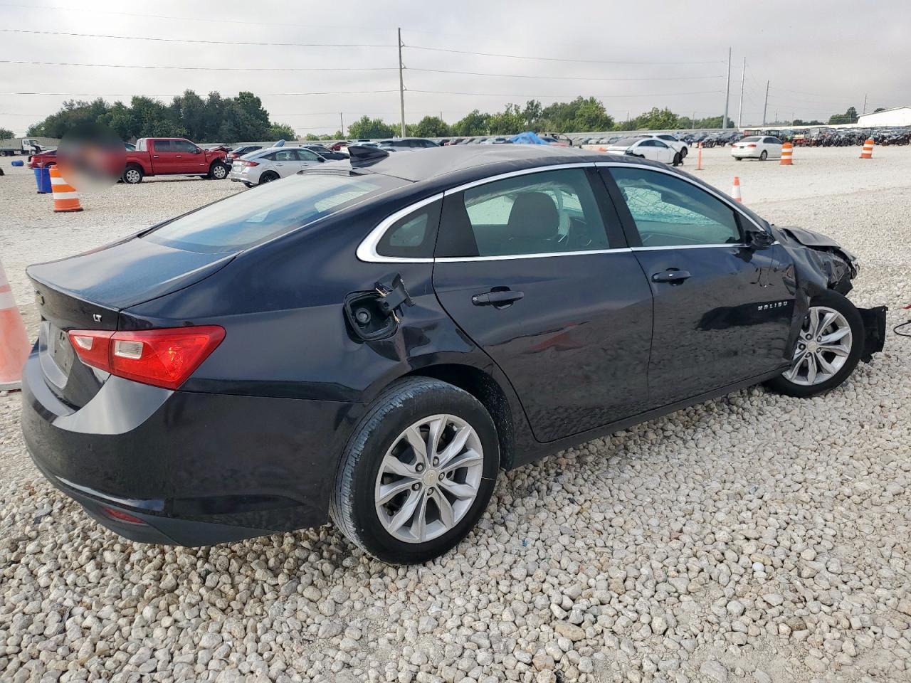 2023 CHEVROLET MALIBU LT photo 3