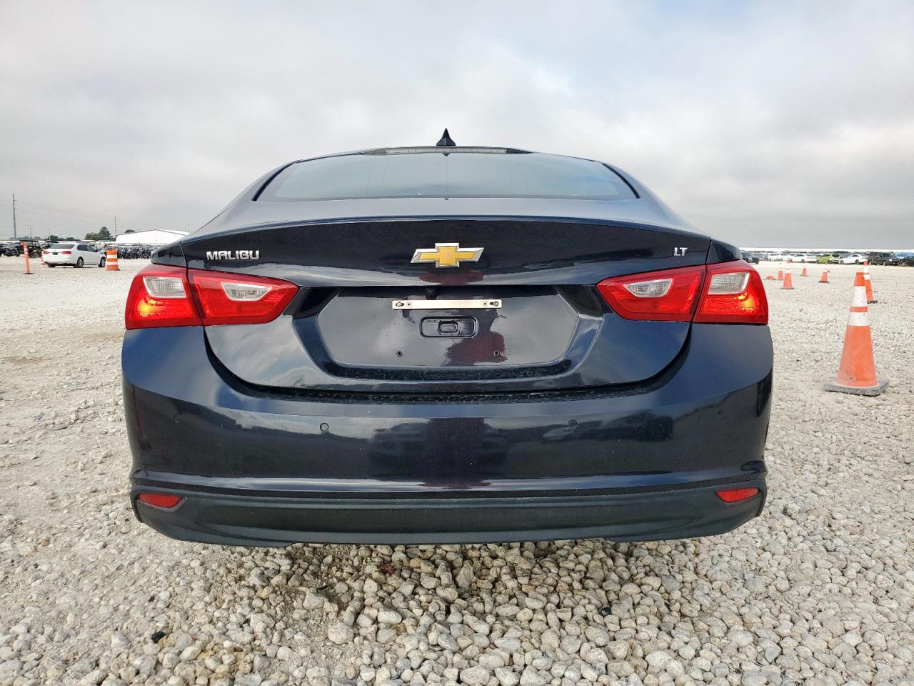 2023 CHEVROLET MALIBU LT photo 6