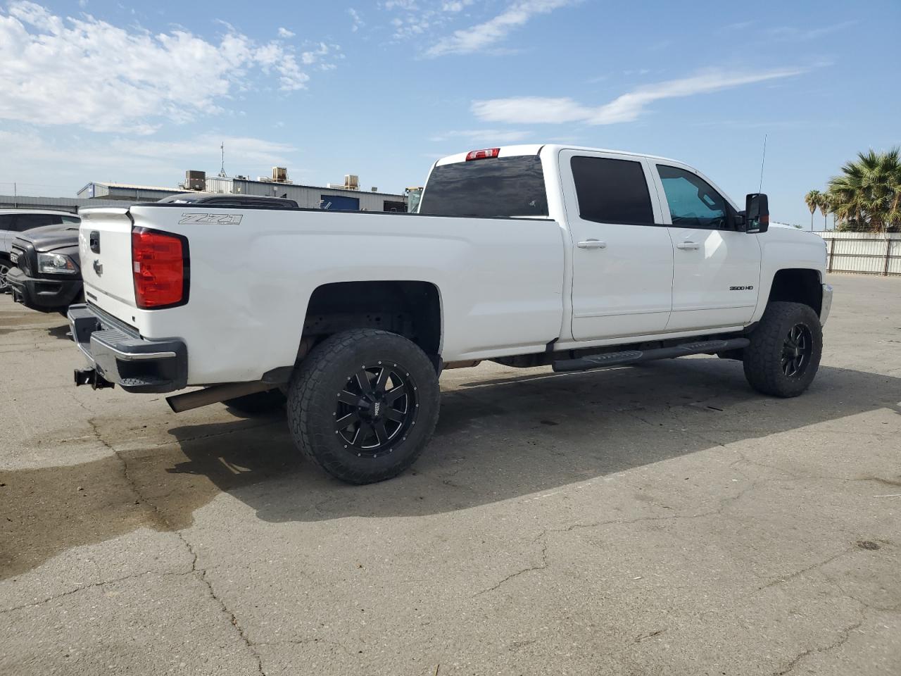 2016 CHEVROLET SILVERADO K3500 LT photo 5