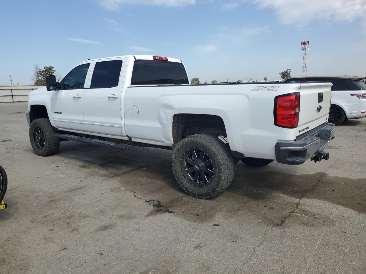 2016 CHEVROLET SILVERADO K3500 LT photo 3