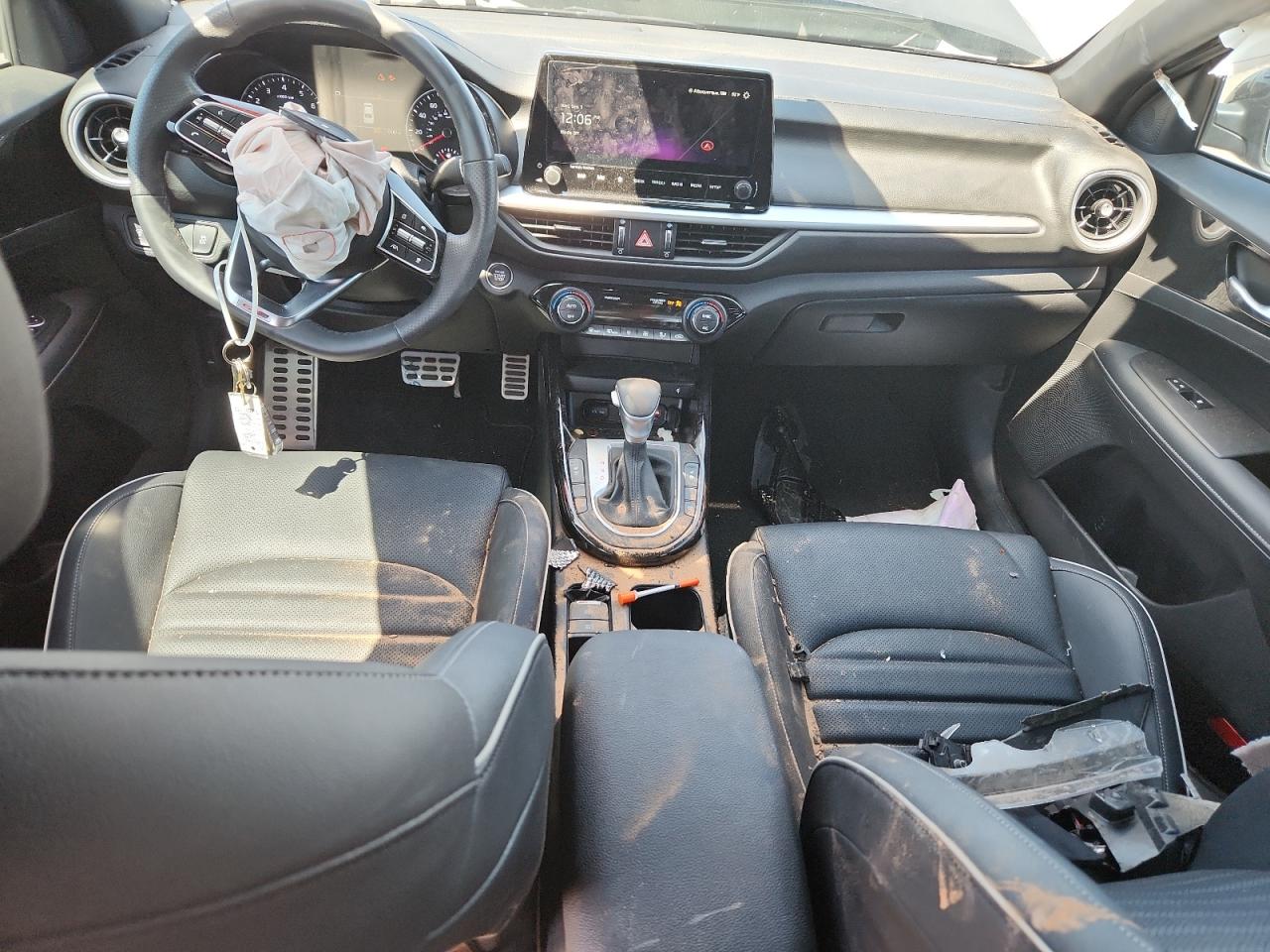 2024 KIA FORTE GT LINE photo 15