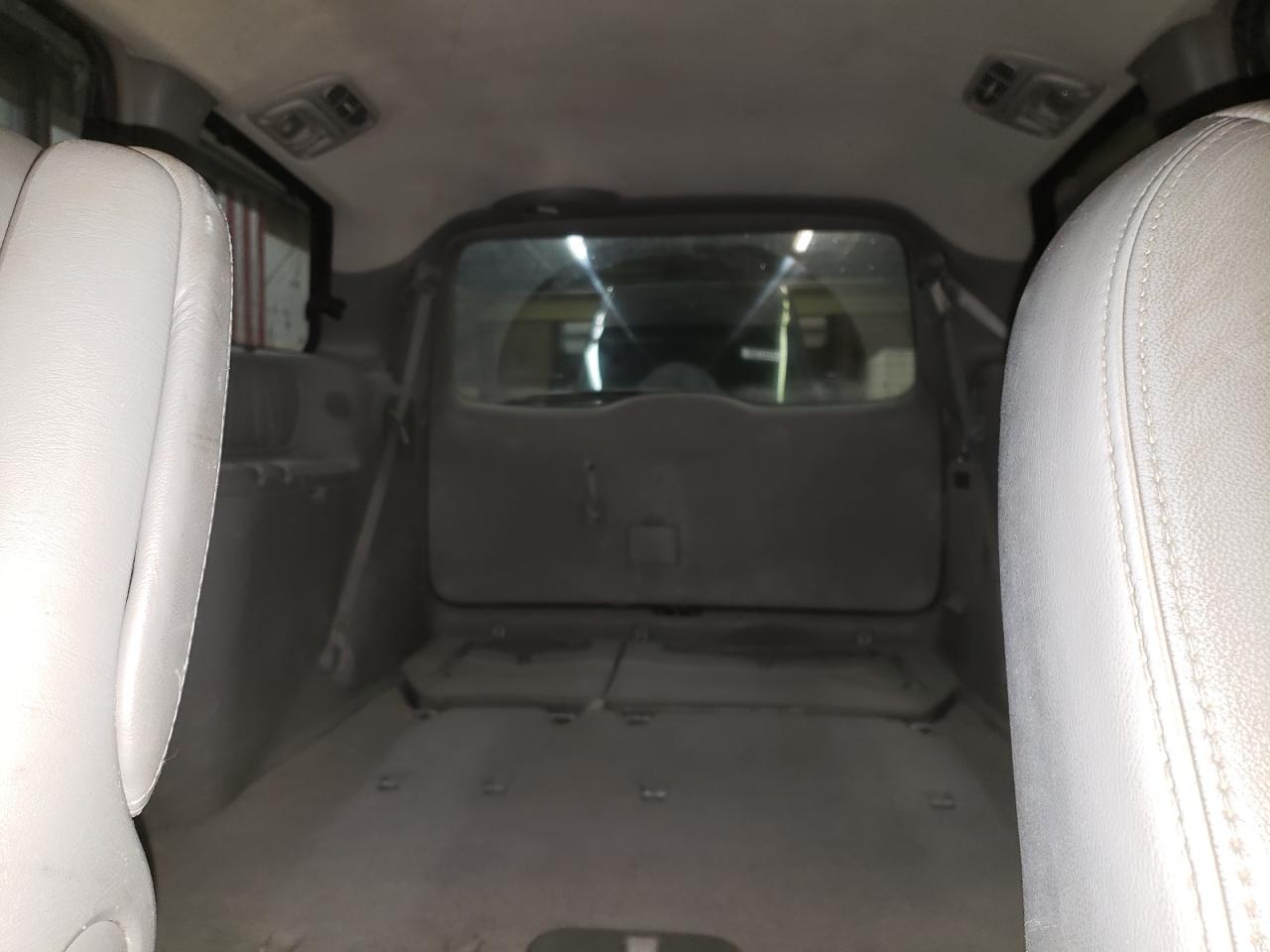 2004 TOYOTA SIENNA XLE photo 10