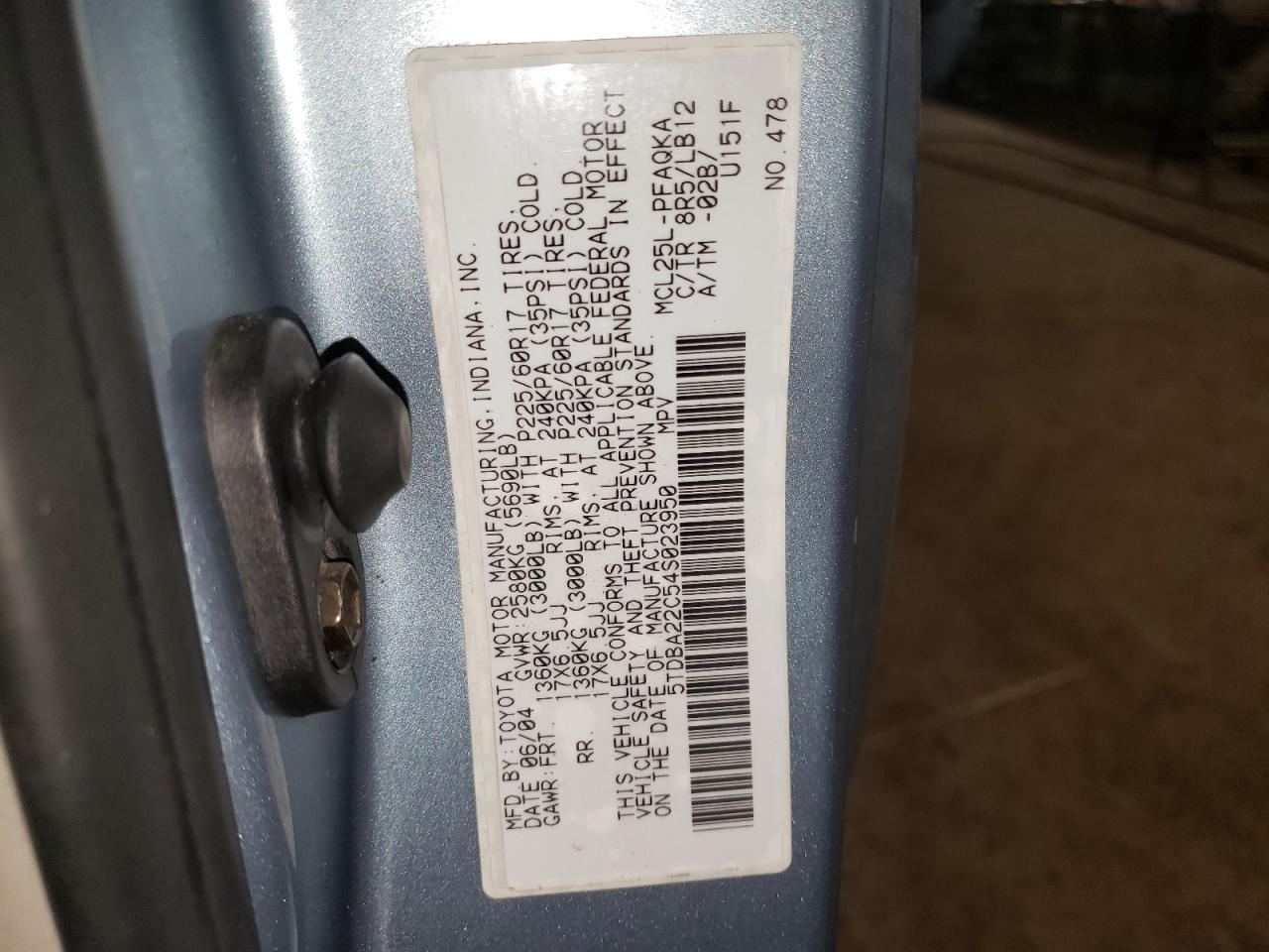 2004 TOYOTA SIENNA XLE photo 13