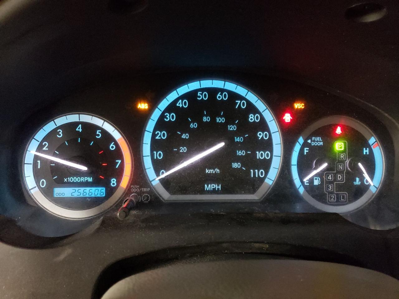2004 TOYOTA SIENNA XLE photo 9