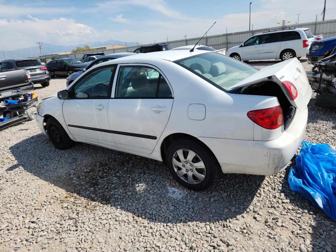 2005 TOYOTA COROLLA CE photo 4