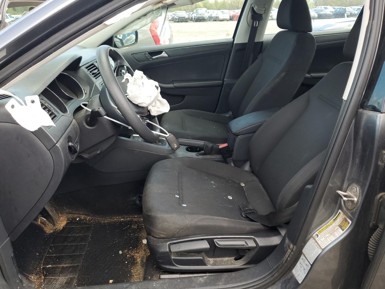 2015 VOLKSWAGEN JETTA BASE photo 13