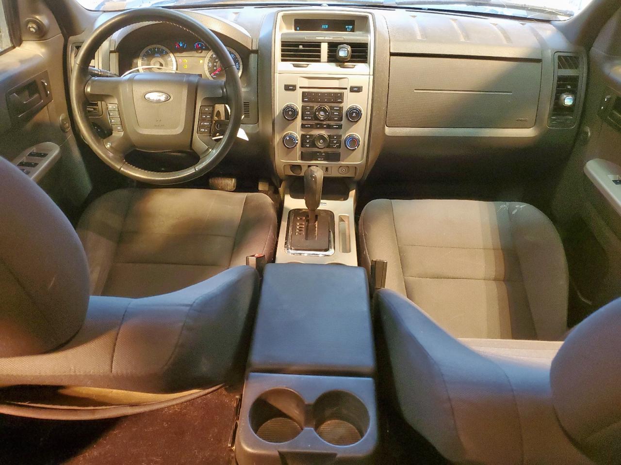 2011 FORD ESCAPE XLT photo 22