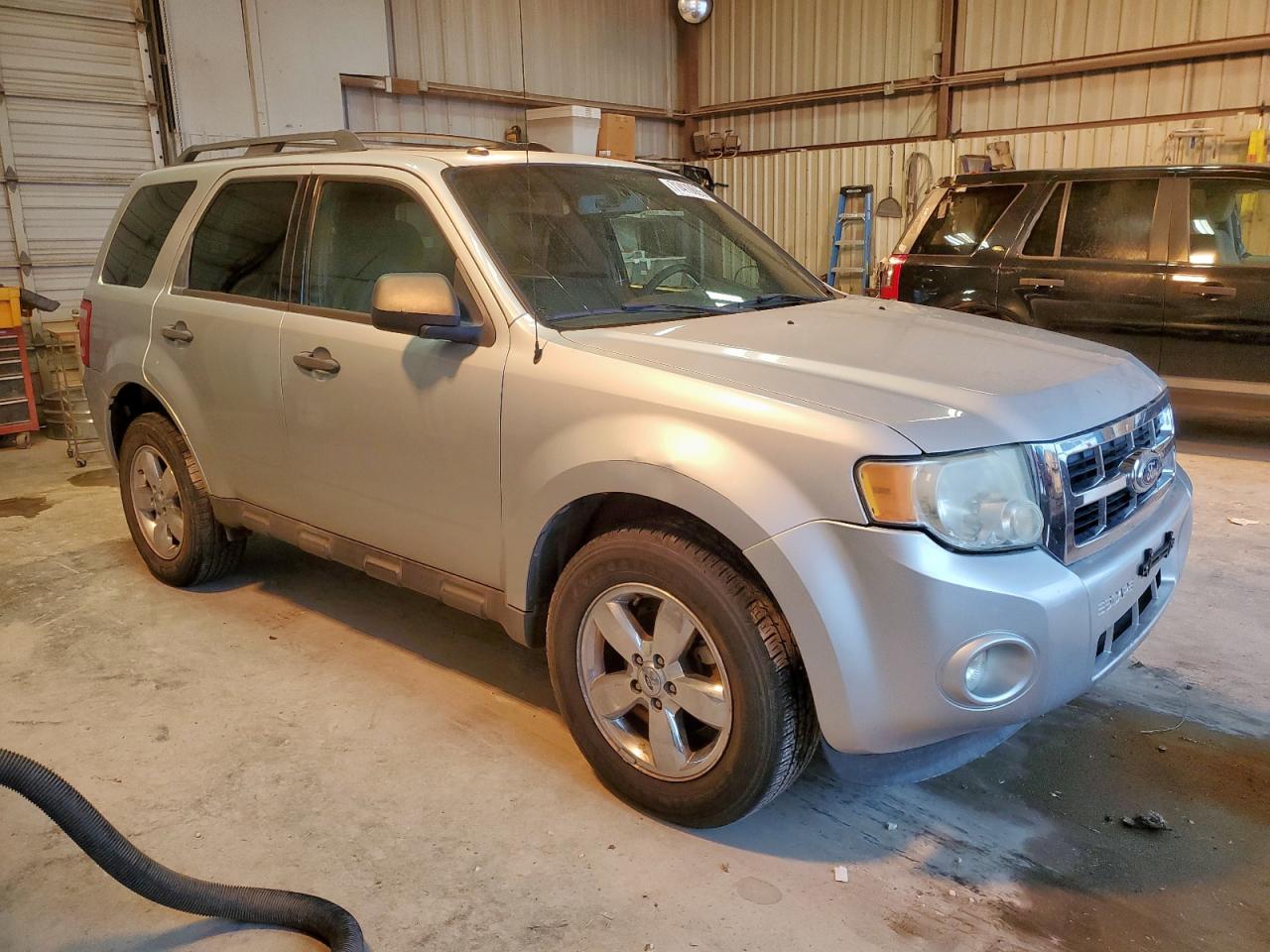 2011 FORD ESCAPE XLT photo 10
