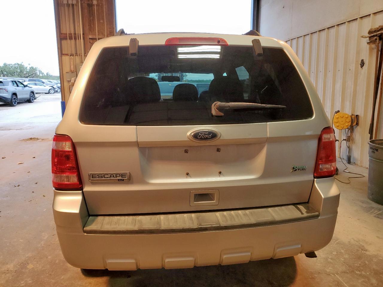 2011 FORD ESCAPE XLT photo 16