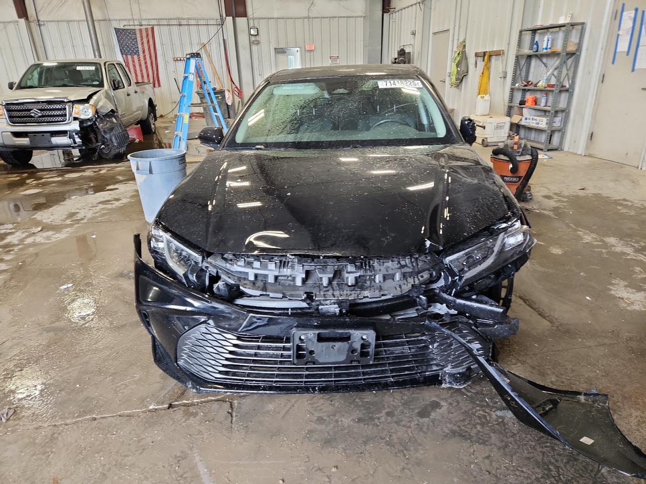 2025 TOYOTA CAMRY XLE photo 5