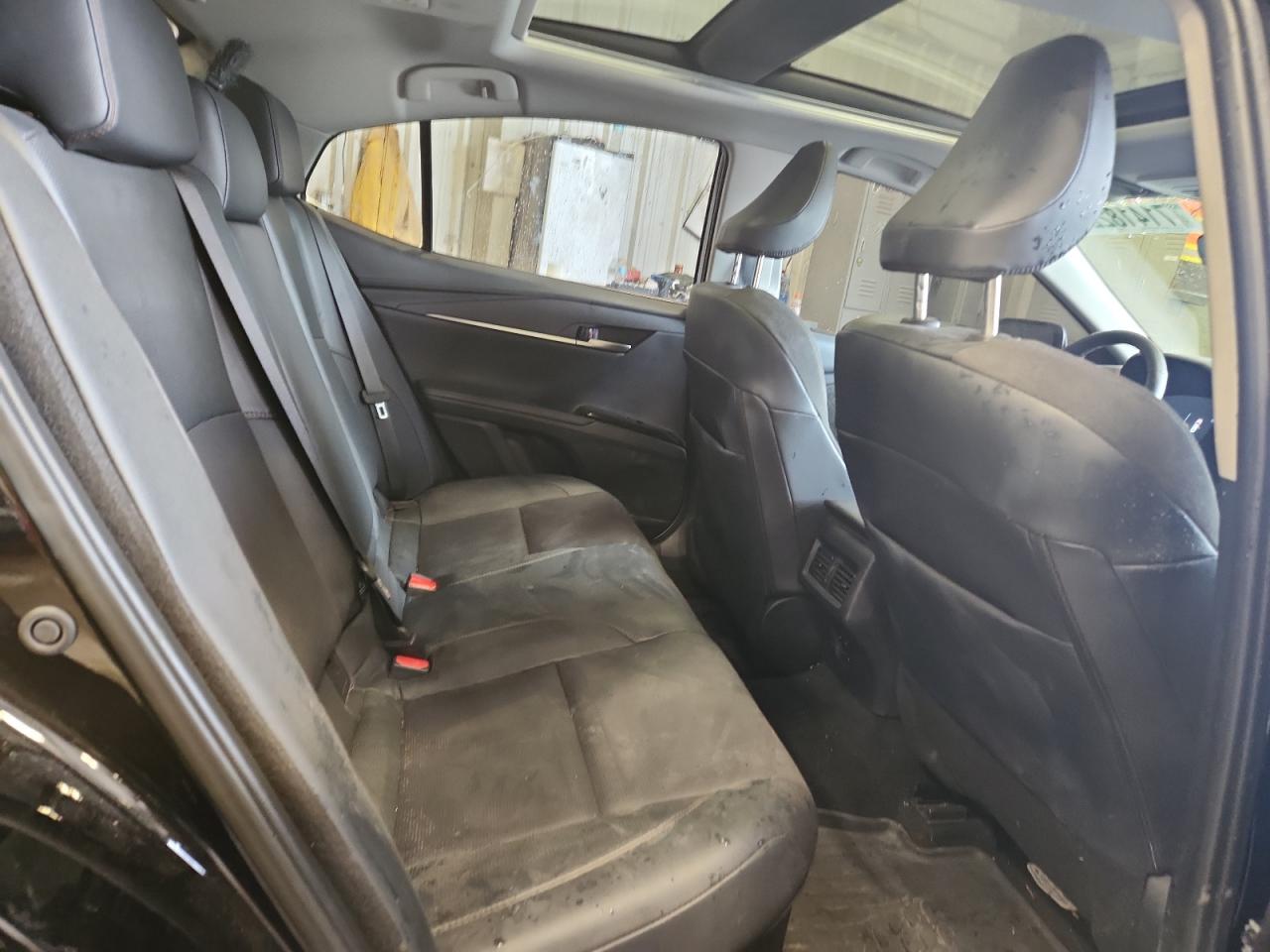 2025 TOYOTA CAMRY XLE photo 10