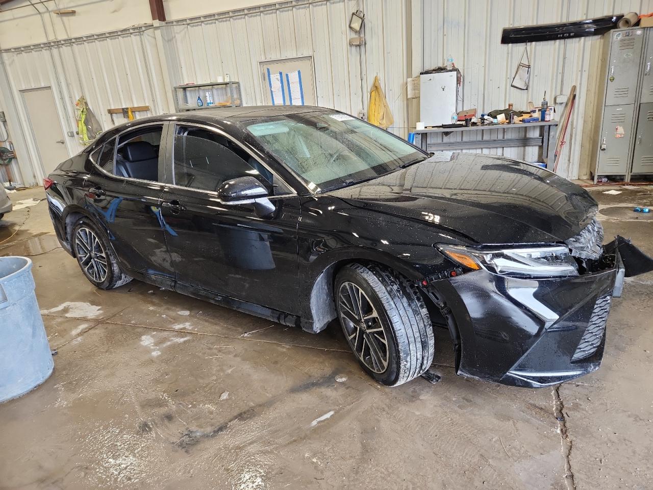 2025 TOYOTA CAMRY XLE photo 4
