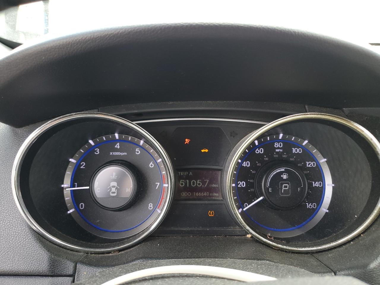 2011 HYUNDAI SONATA SE photo 9