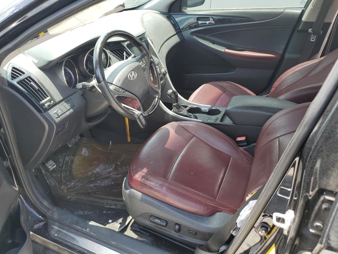 2011 HYUNDAI SONATA SE photo 7