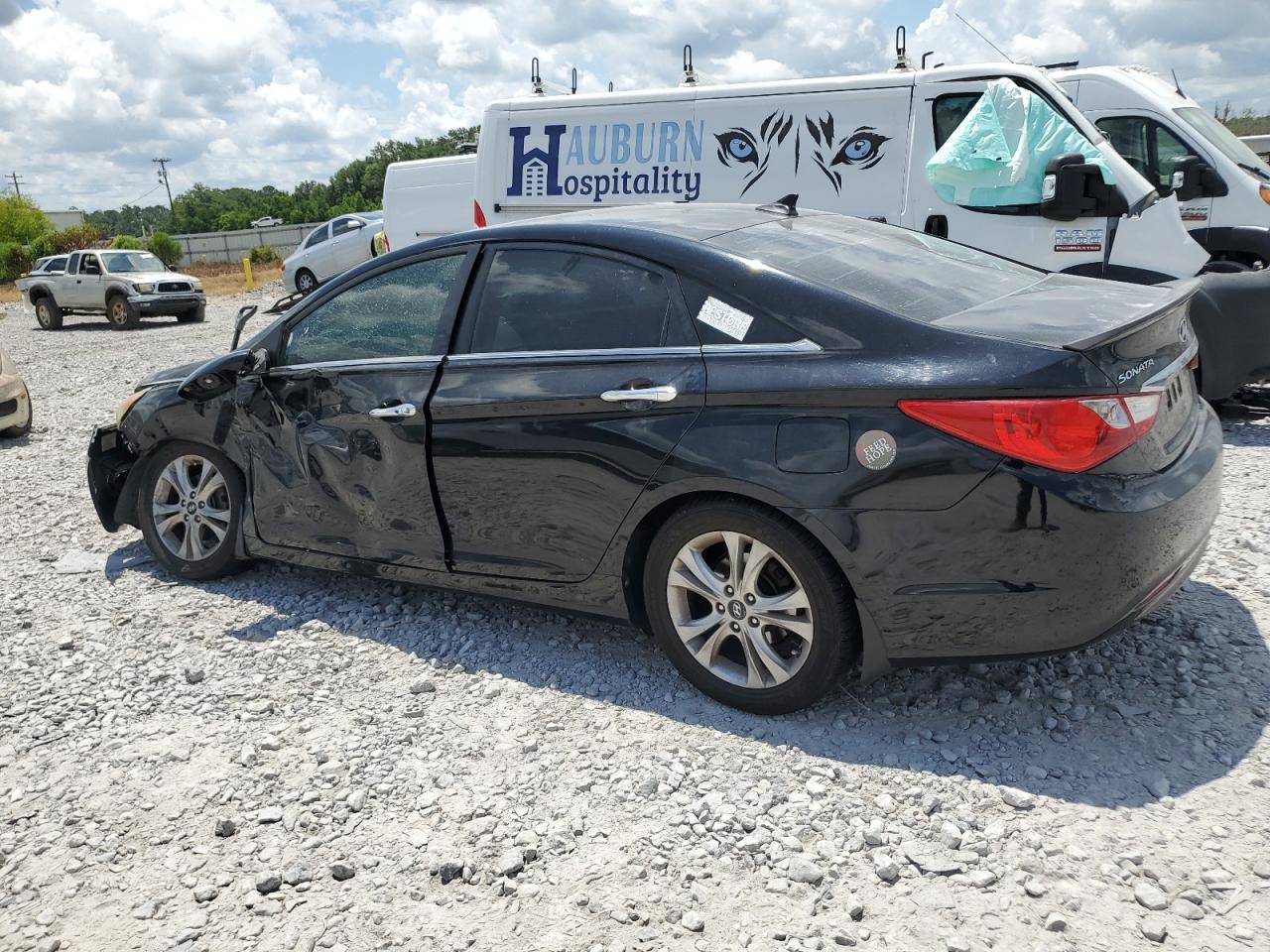 2011 HYUNDAI SONATA SE photo 2