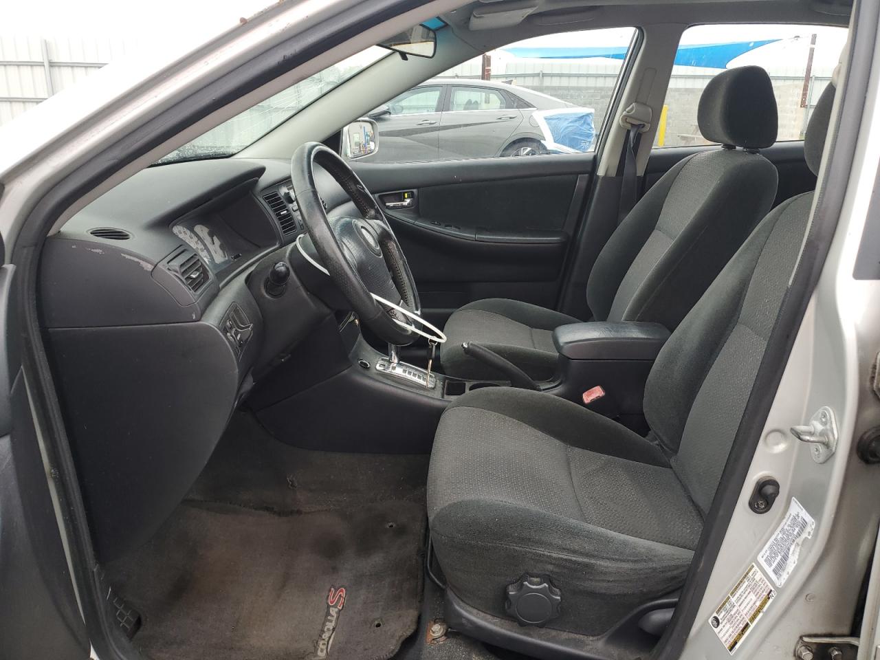 2004 TOYOTA COROLLA S photo 13