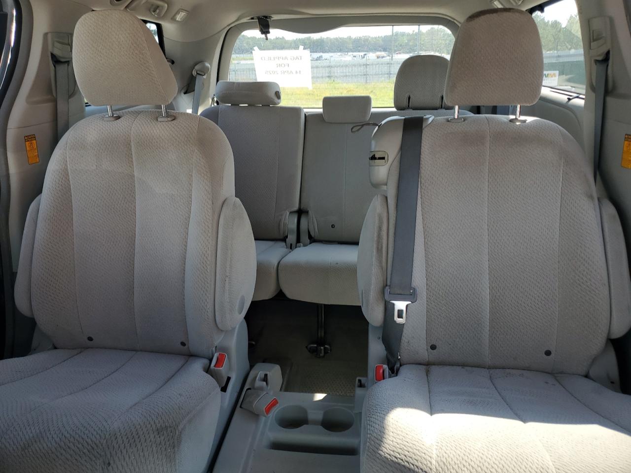 2013 TOYOTA SIENNA LE photo 10