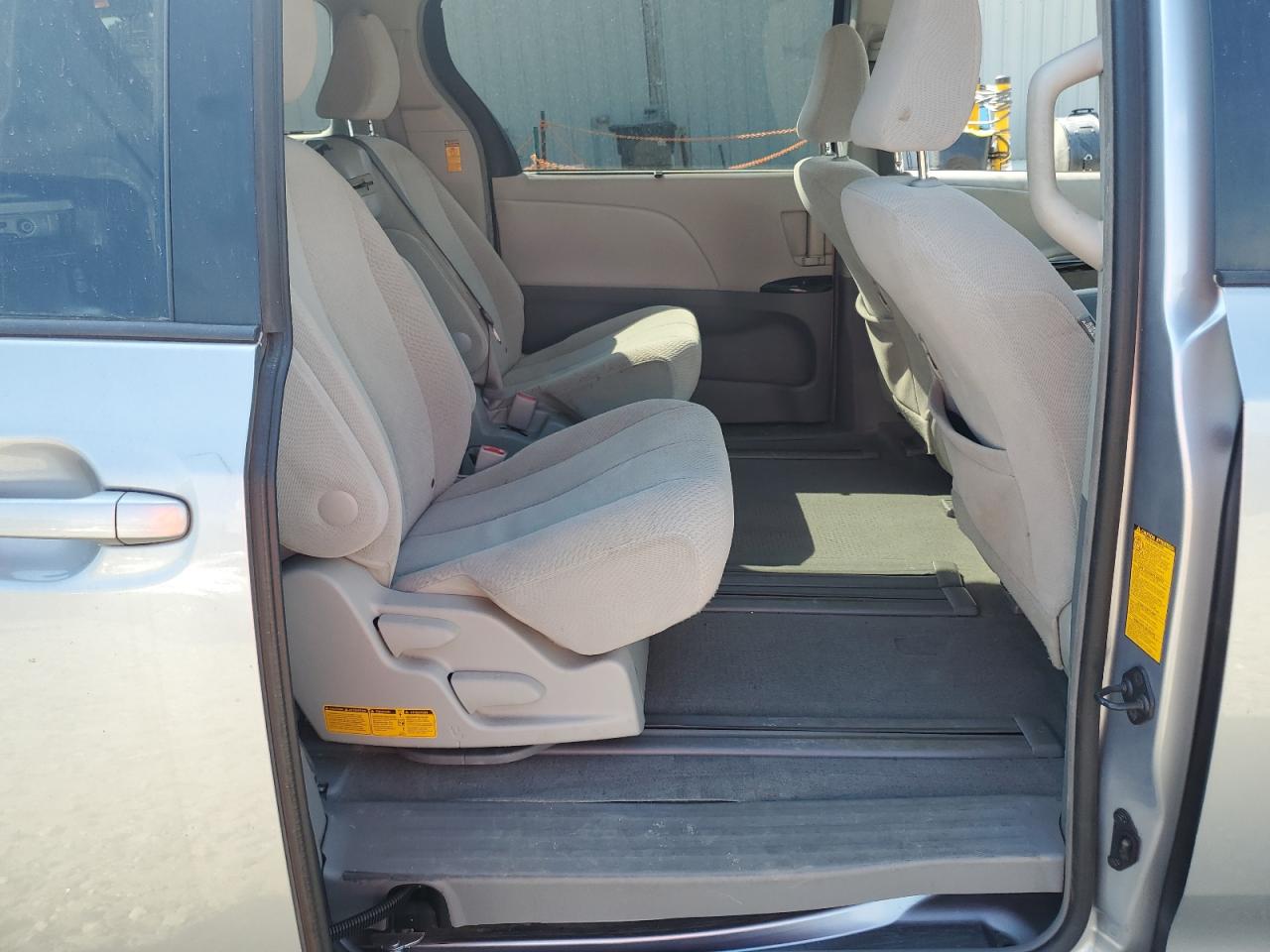 2013 TOYOTA SIENNA LE photo 11