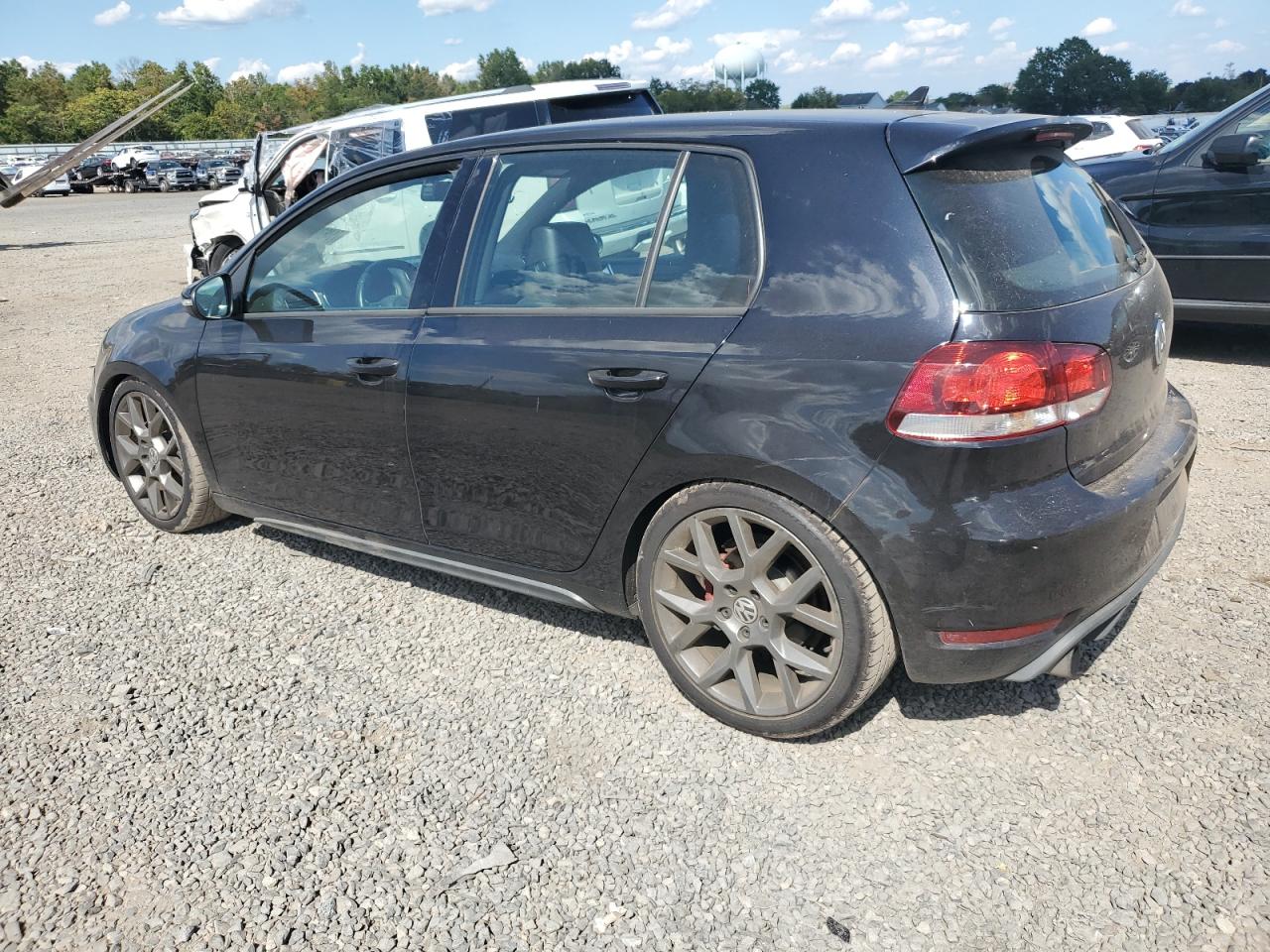 2013 VOLKSWAGEN GTI photo 2