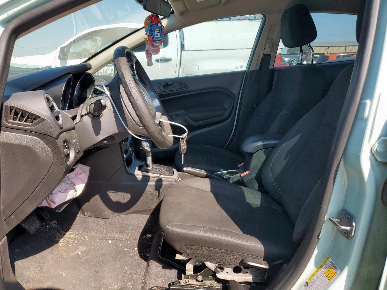 2019 FORD FIESTA SE photo 19