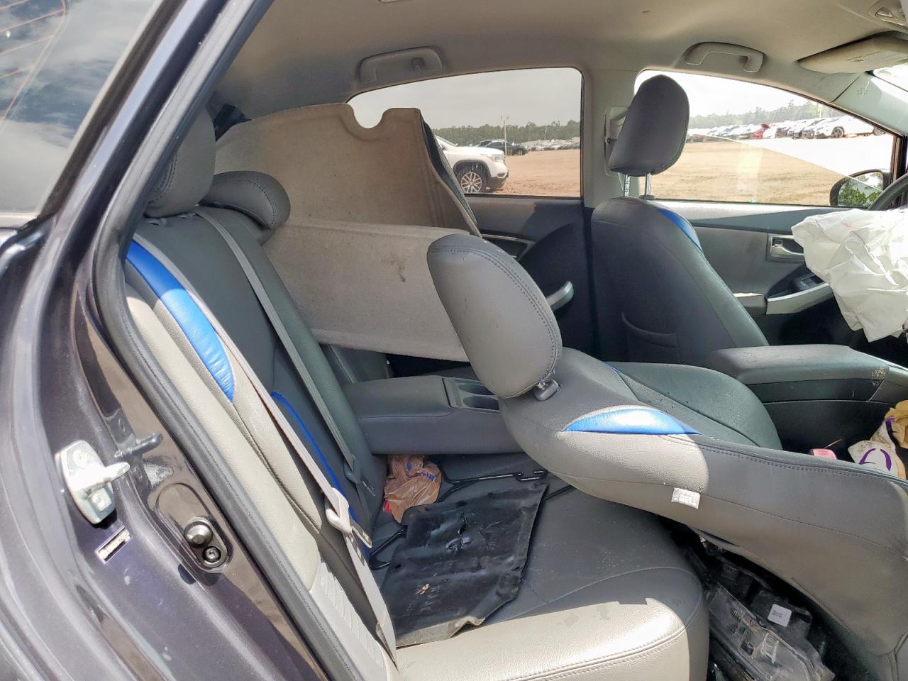 2012 TOYOTA PRIUS photo 11
