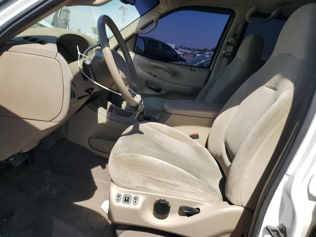 2000 FORD EXPEDITION XLT photo 13