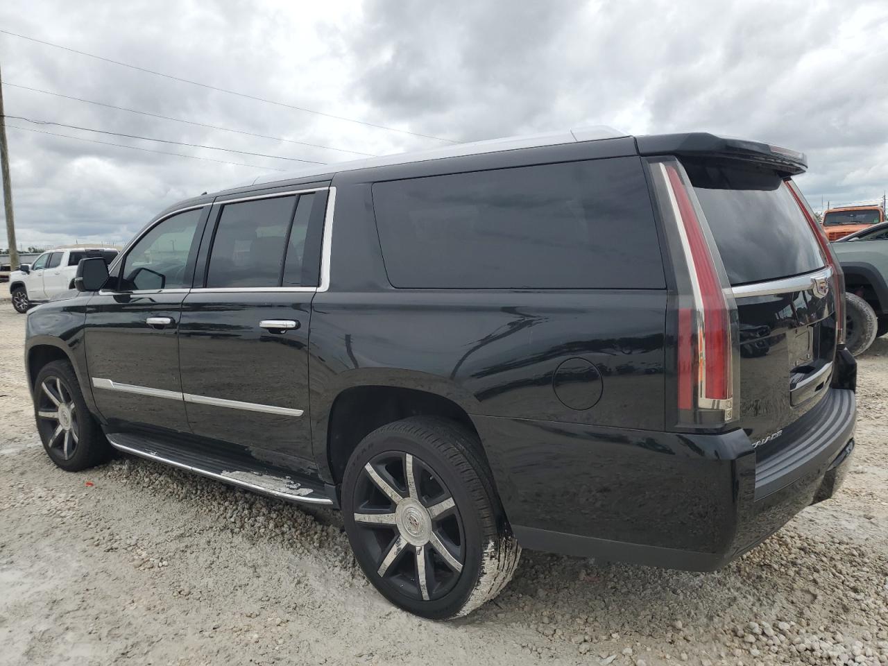 2019 CADILLAC ESCALADE ESV LUXURY photo 4
