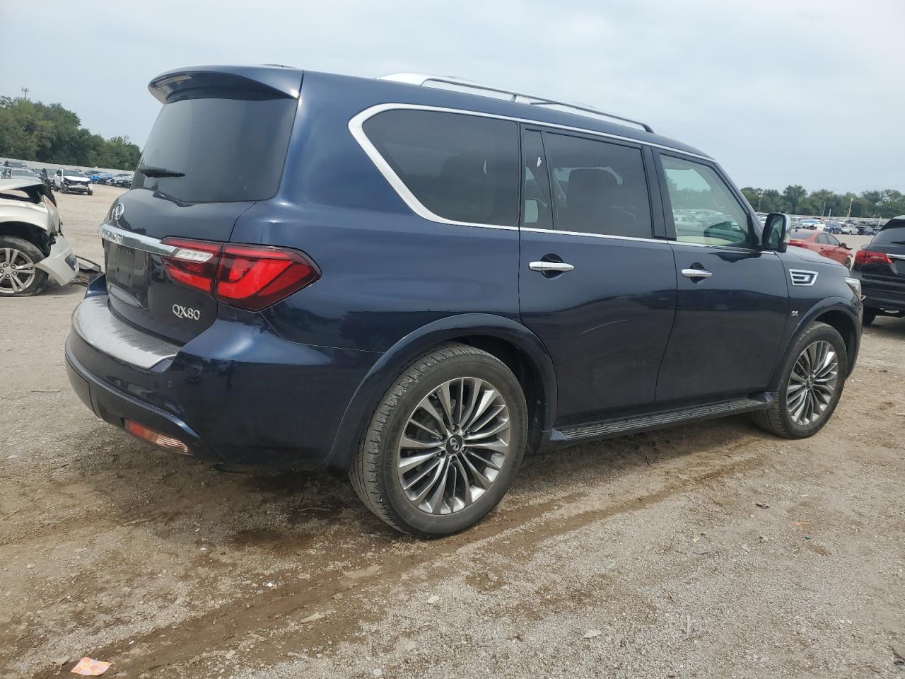 2020 INFINITI QX80 LUXE photo 7