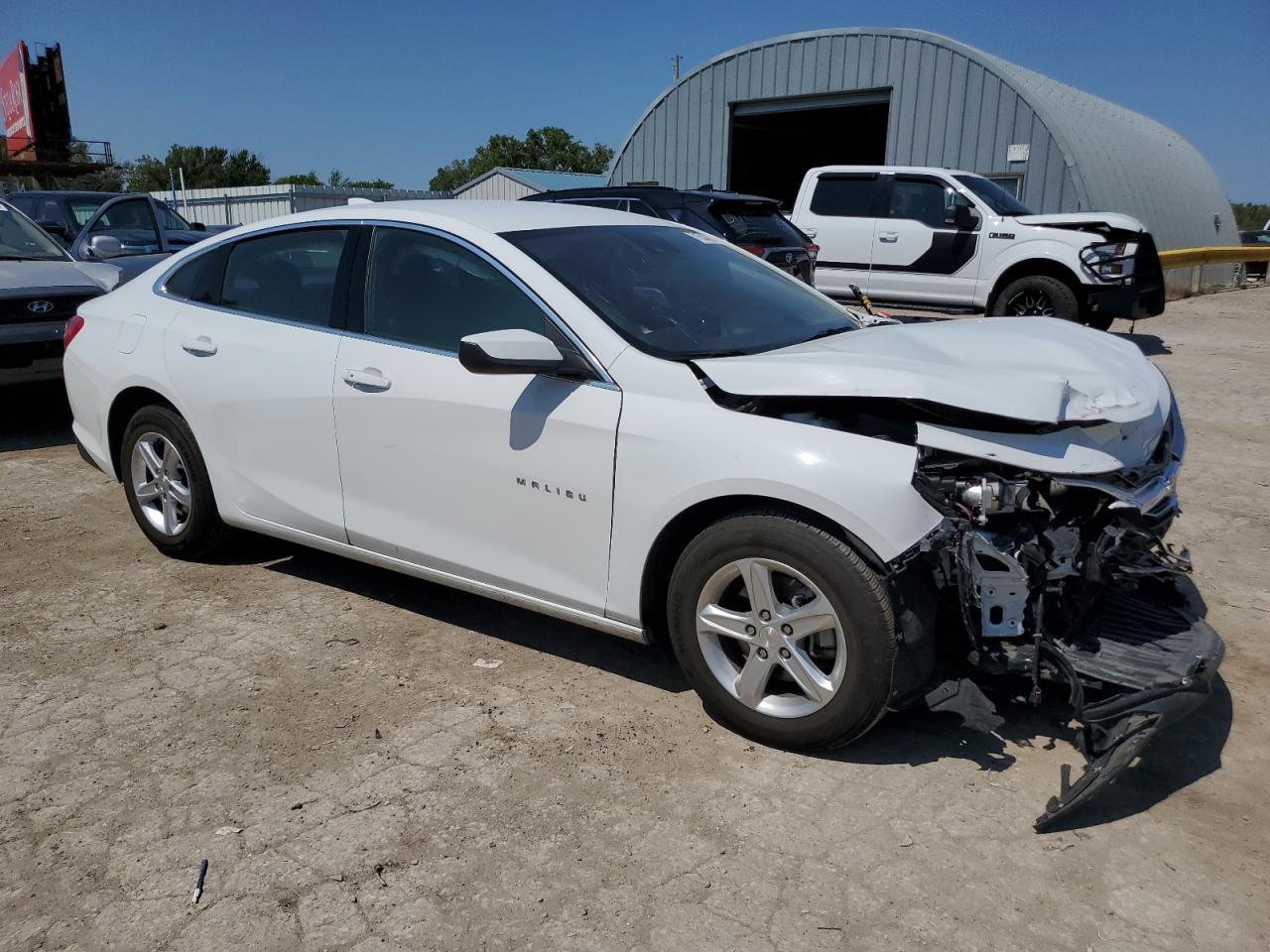 2024 CHEVROLET MALIBU LT photo 4