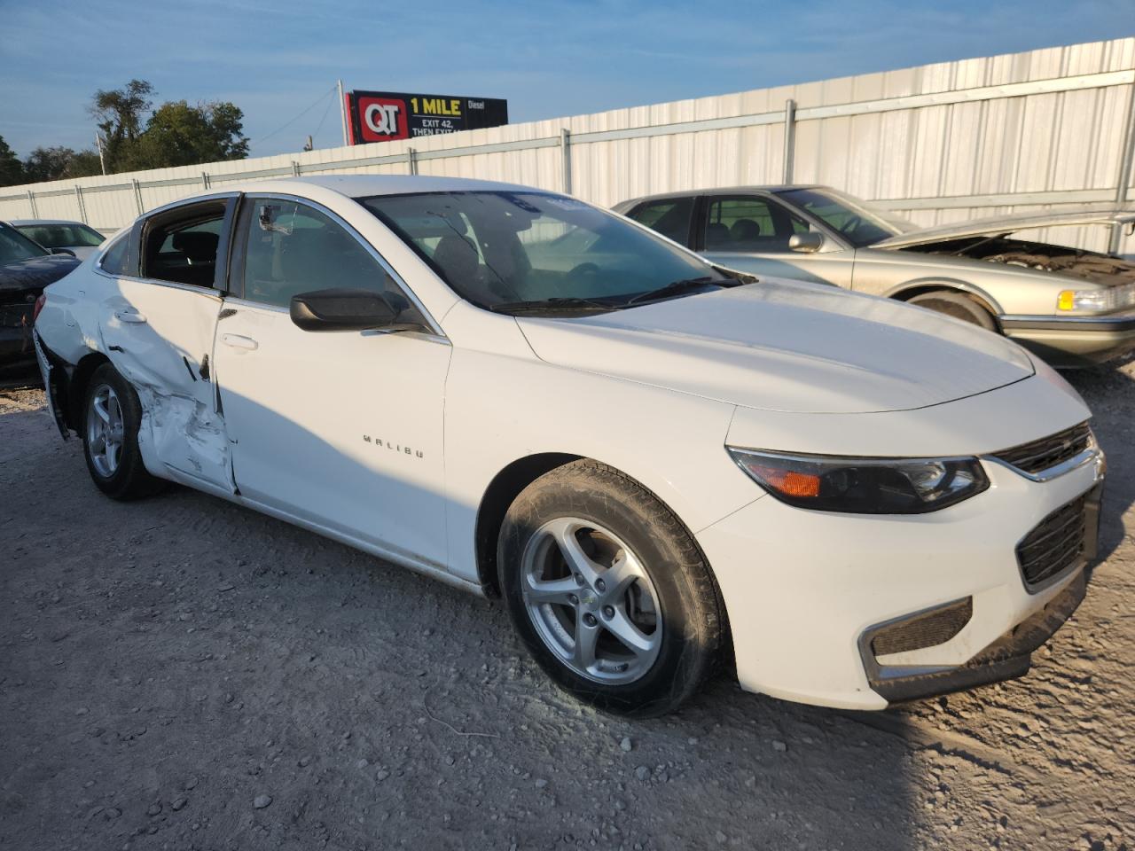 2017 CHEVROLET MALIBU LS photo 7