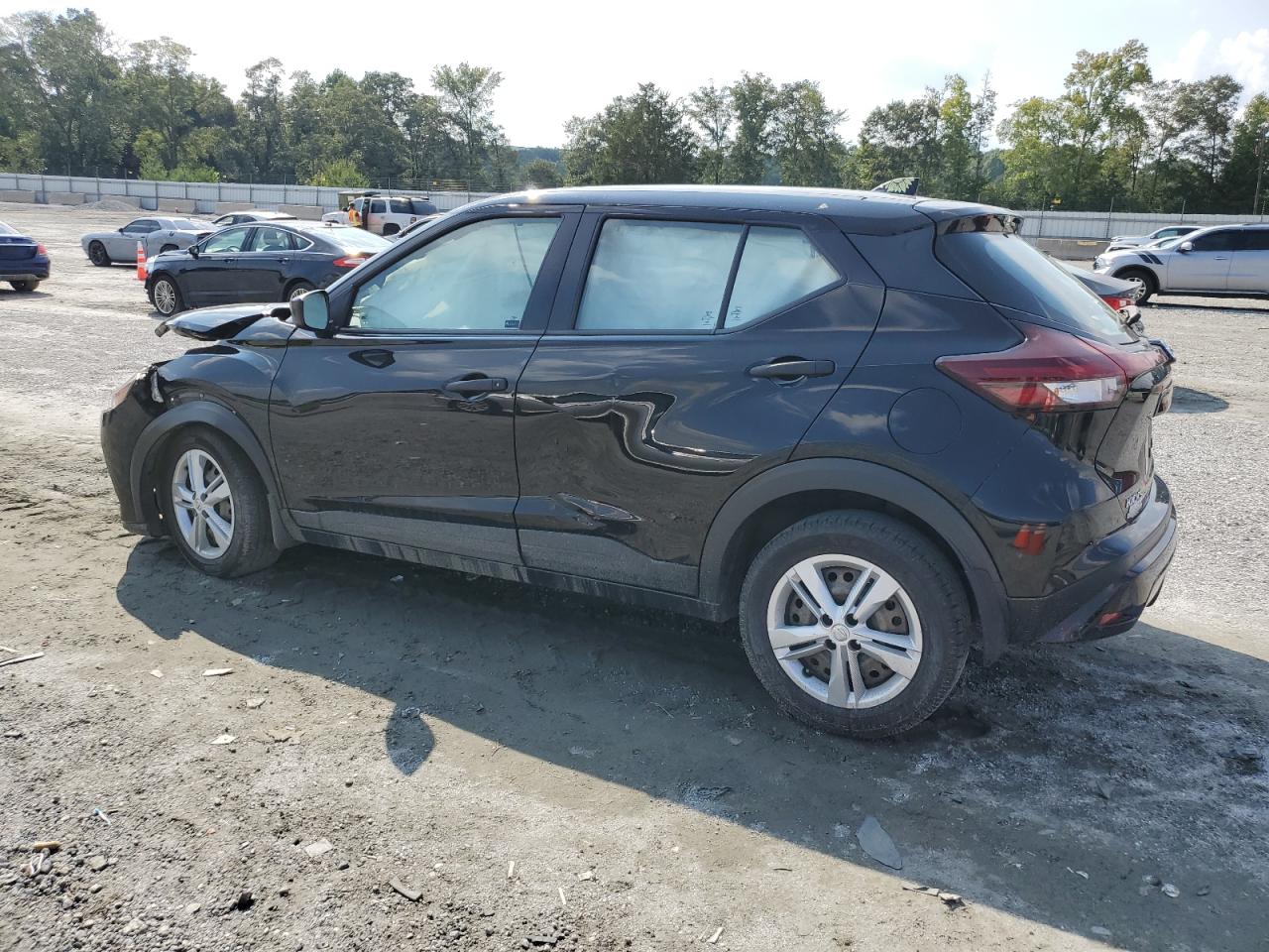 2021 NISSAN KICKS S photo 2