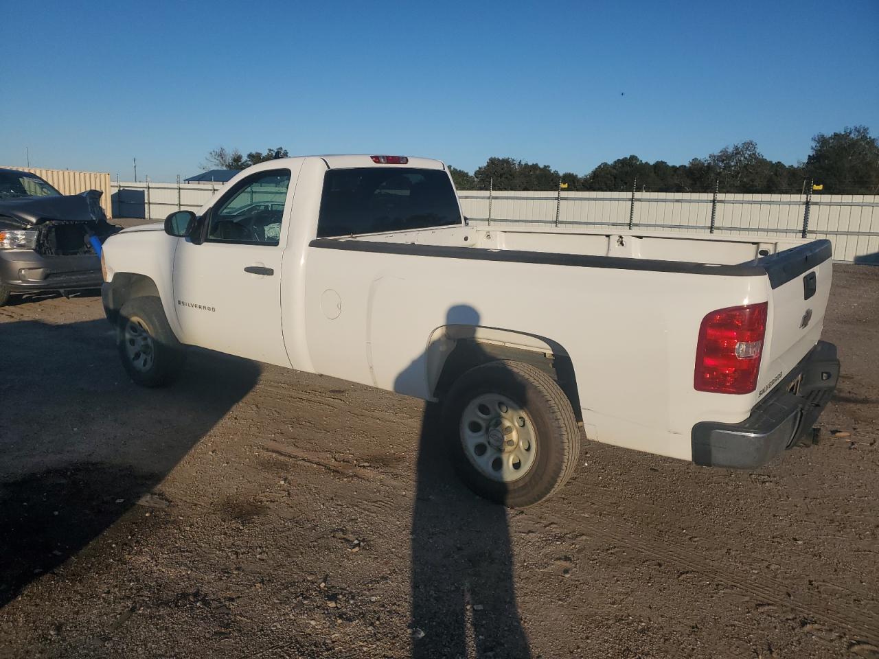 2009 CHEVROLET SILVERADO C1500 photo 2