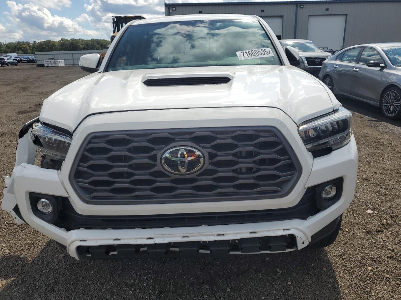 2022 TOYOTA TACOMA DOUBLE CAB photo 9