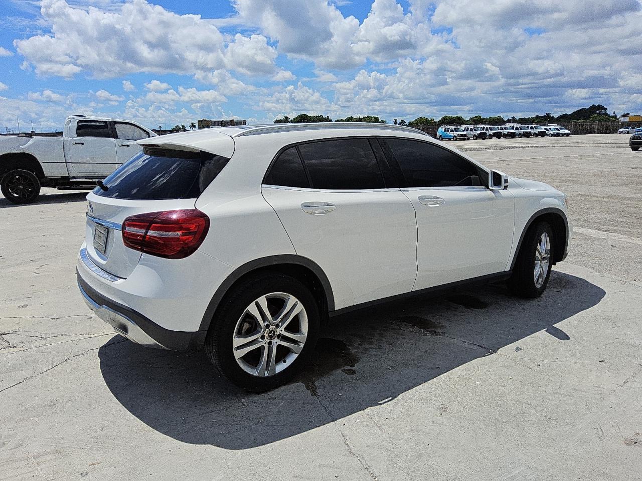 2019 MERCEDES-BENZ GLA 250 photo 3