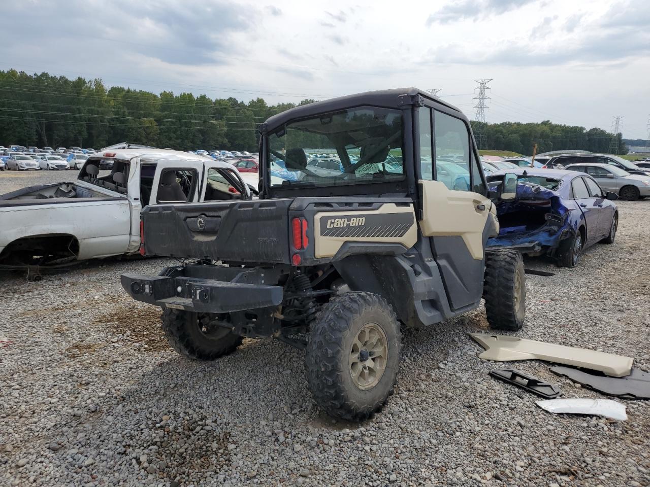 2023 CAN-AM DEFENDER photo 7