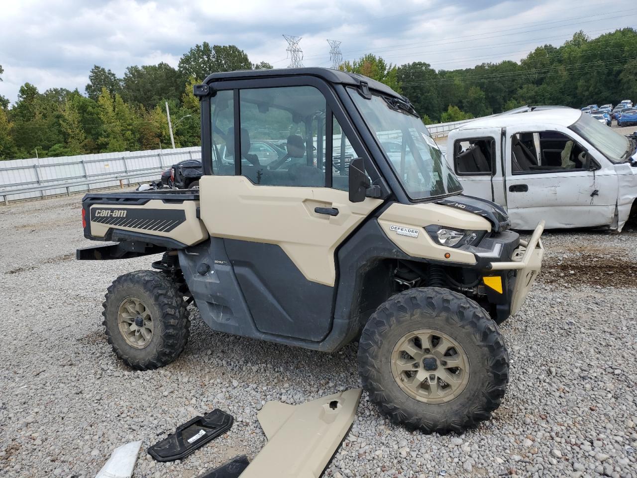 2023 CAN-AM DEFENDER