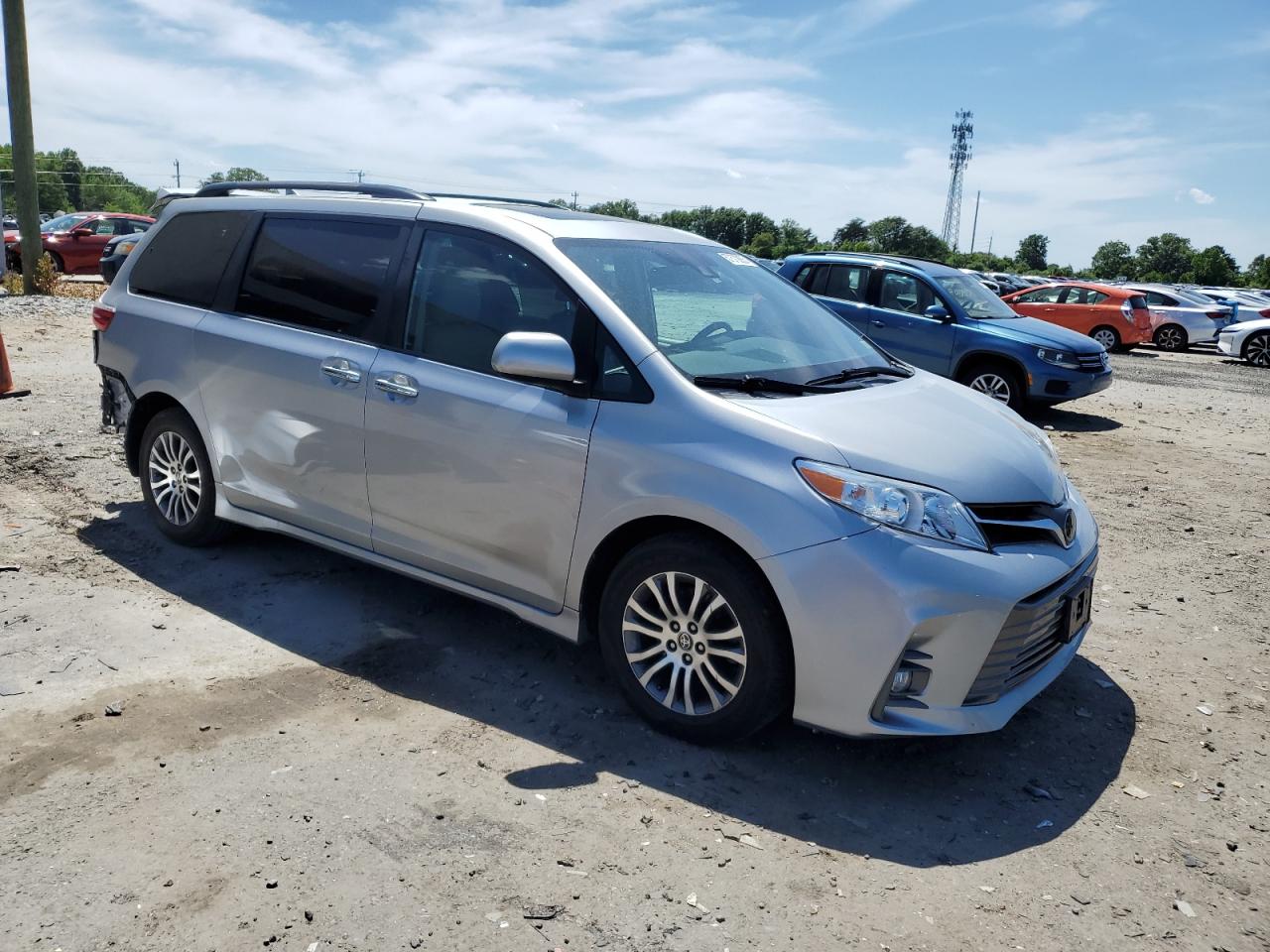 2020 TOYOTA SIENNA XLE 8-PASSENGER photo 10