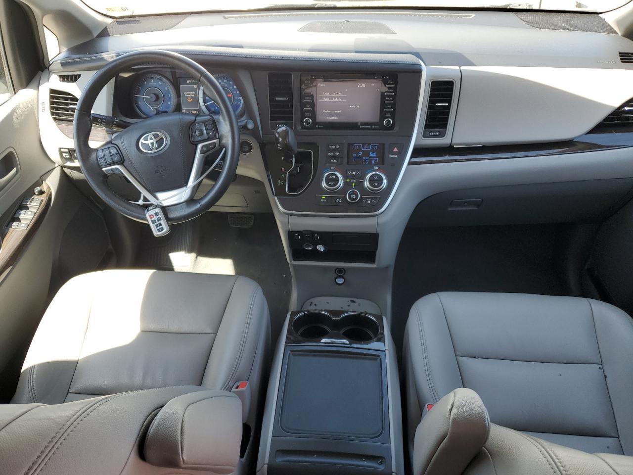 2020 TOYOTA SIENNA XLE 8-PASSENGER photo 22