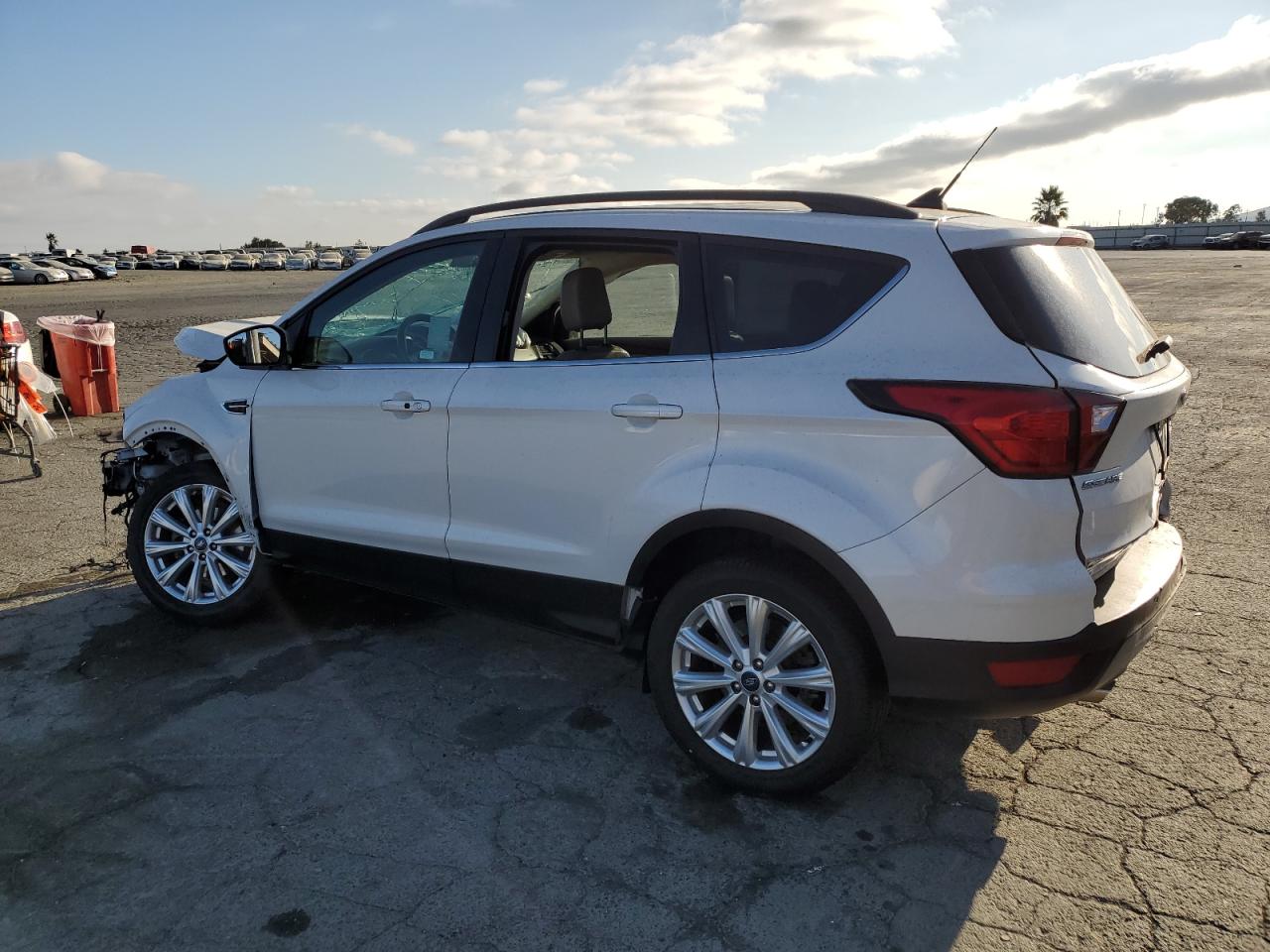 2019 FORD ESCAPE SEL photo 3