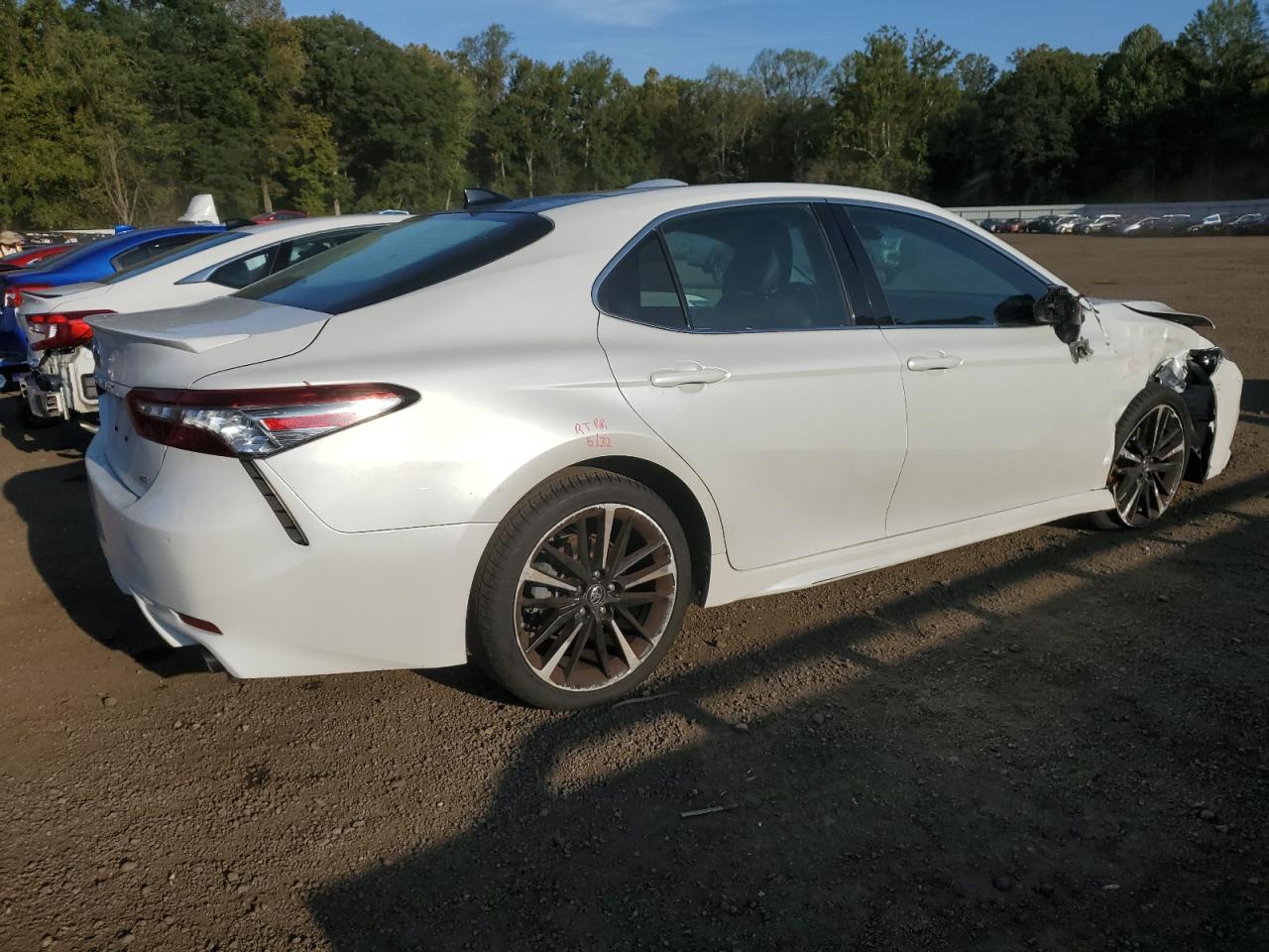 2018 TOYOTA CAMRY XSE photo 3