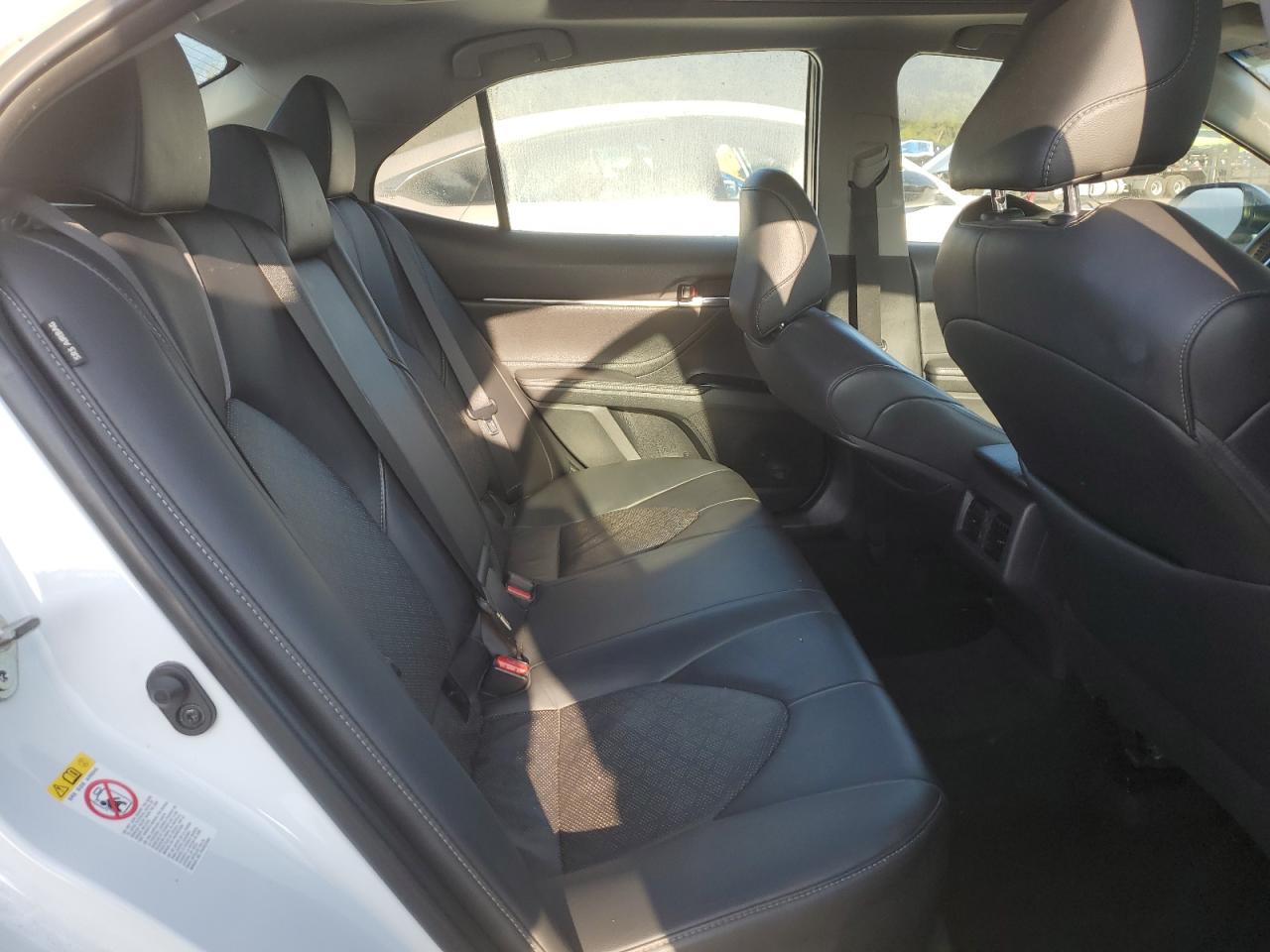 2018 TOYOTA CAMRY XSE photo 10