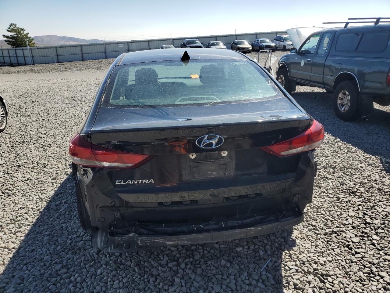 2017 HYUNDAI ELANTRA SE photo 11
