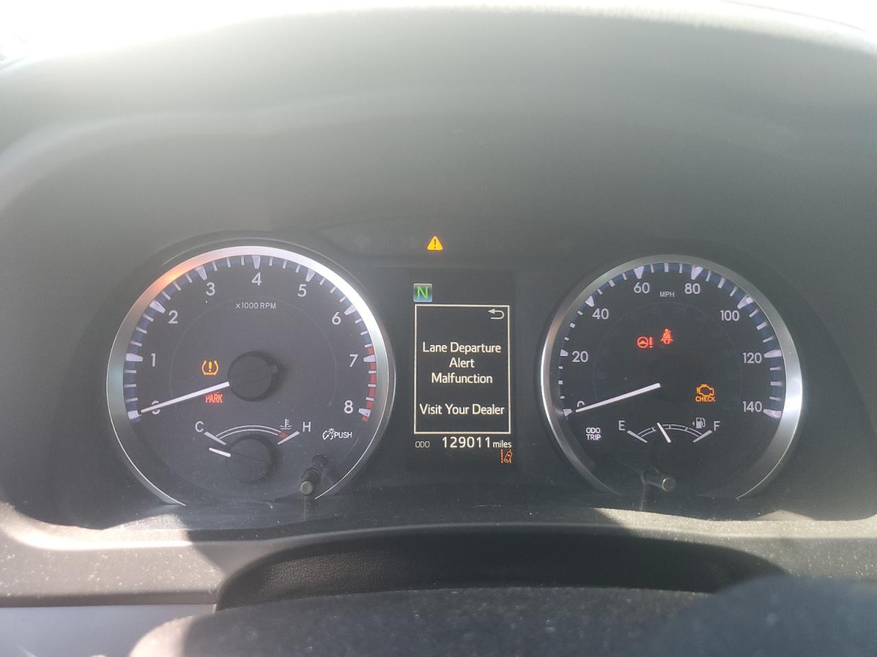 2018 TOYOTA HIGHLANDER LE photo 25