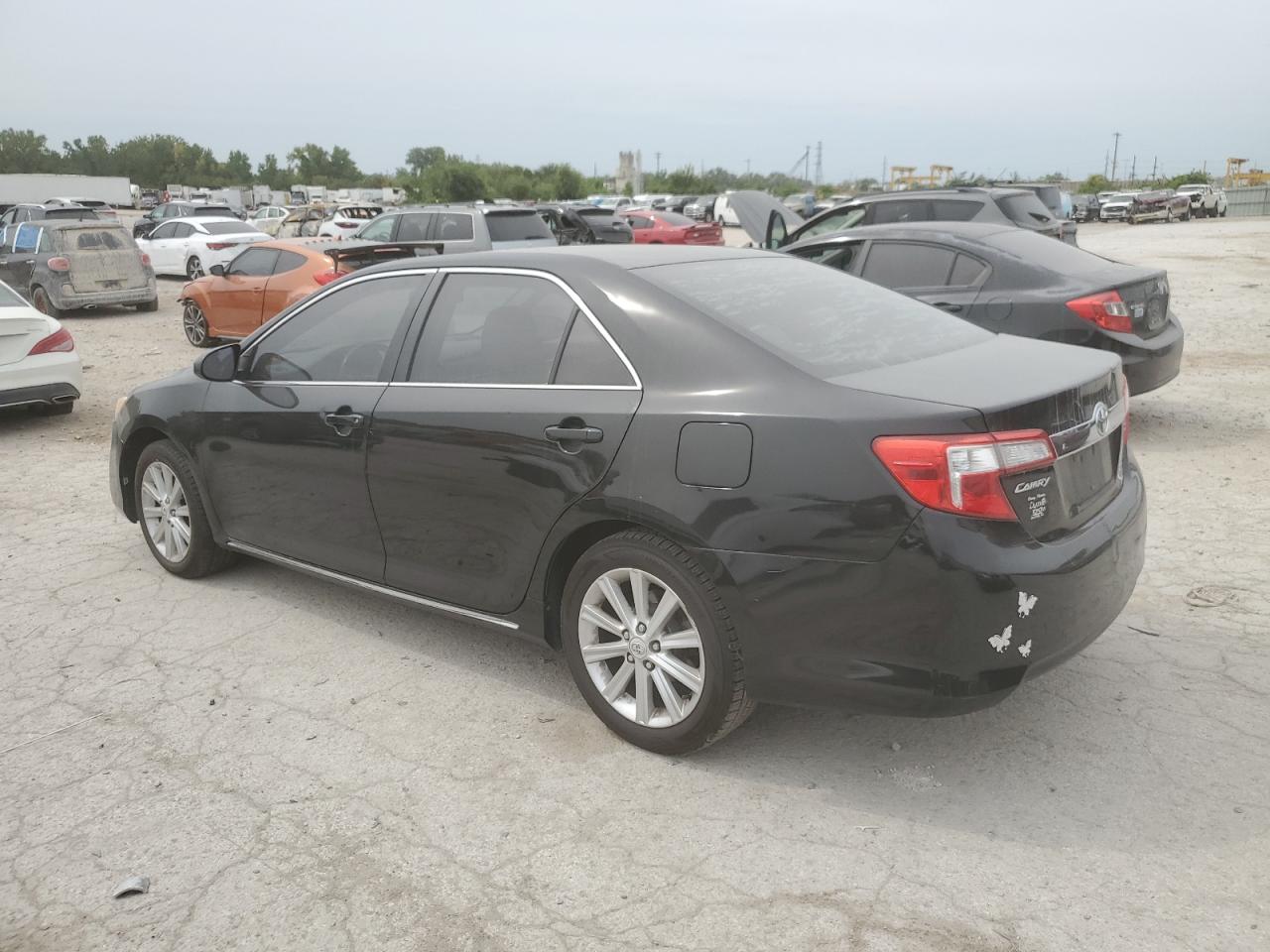 2012 TOYOTA CAMRY photo 2