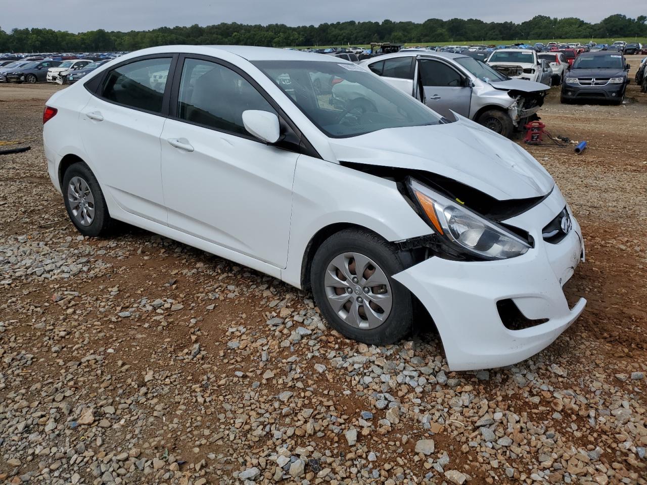 2017 HYUNDAI ACCENT SE photo 4