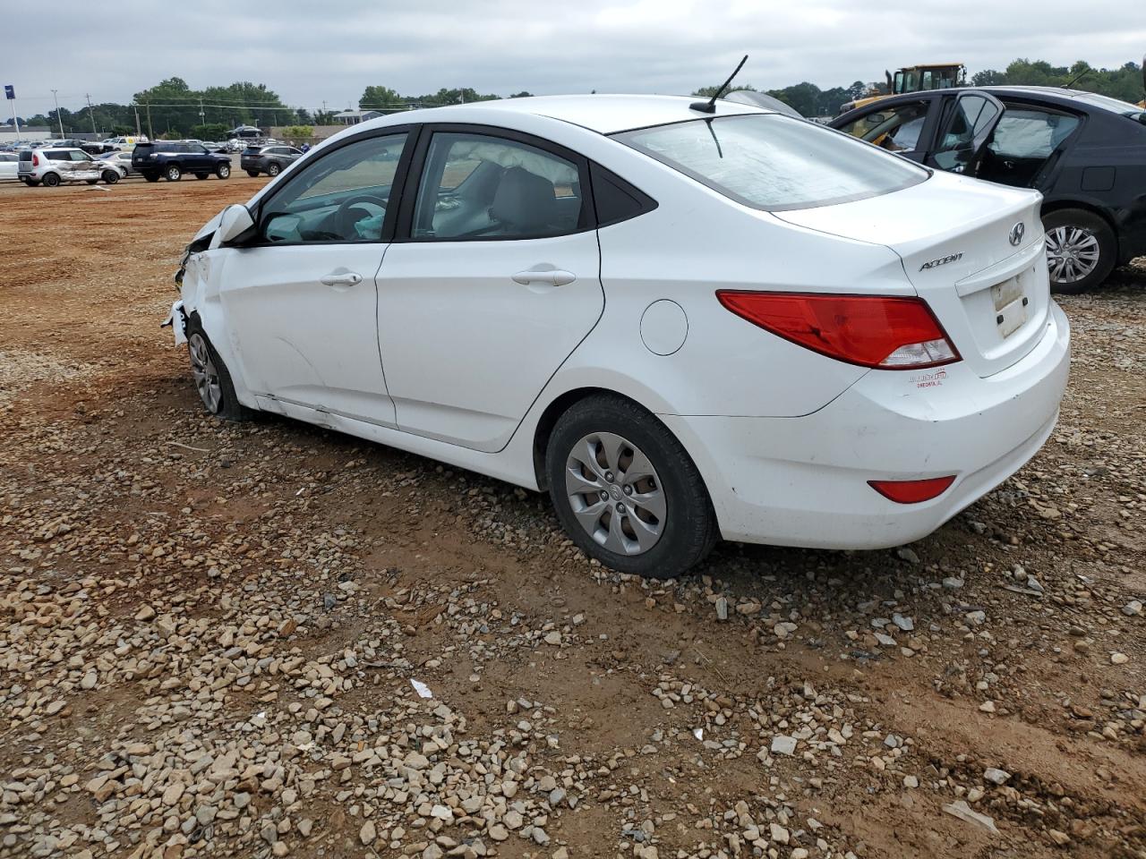 2017 HYUNDAI ACCENT SE photo 2