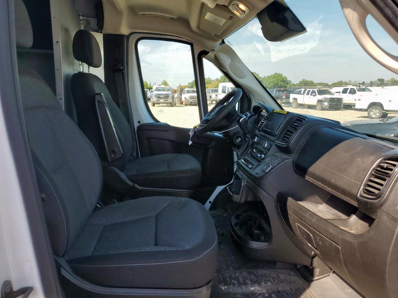 2025 RAM PROMASTER 2500 DELIVERY VAN photo 13
